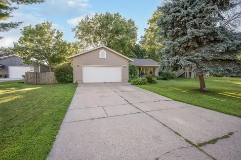 684 Shoreacres Drive Fairmont MN 56031