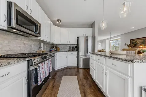 1724 Riverside Drive Shakopee MN 55379