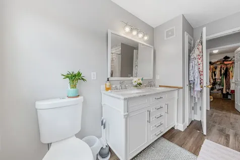 1724 Riverside Drive Shakopee MN 55379