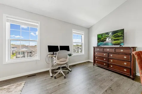1724 Riverside Drive Shakopee MN 55379