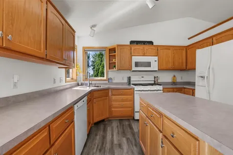 402 12th Avenue NW Isanti MN 55040
