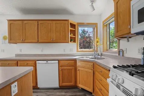 402 12th Avenue NW Isanti MN 55040