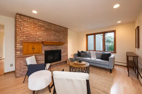 4609 Coffey Lane Minneapolis MN 55406