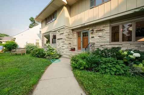 4609 Coffey Lane Minneapolis MN 55406