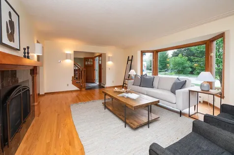 4609 Coffey Lane Minneapolis MN 55406