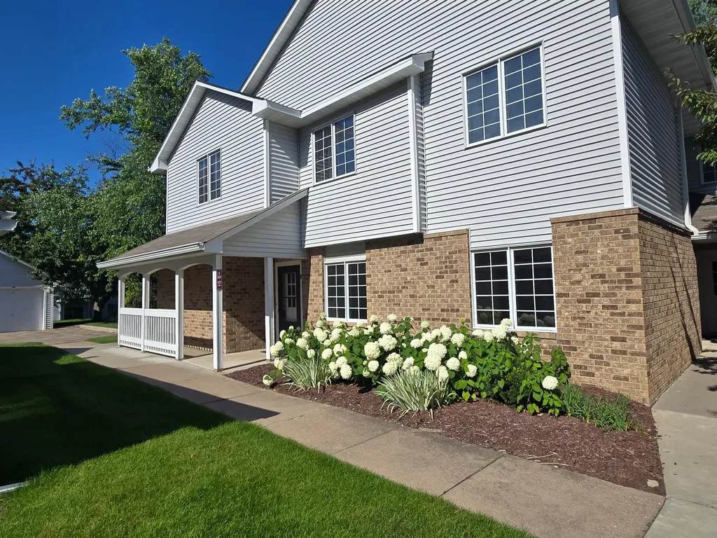 3545 Blue Jay Way Eagan MN 55123