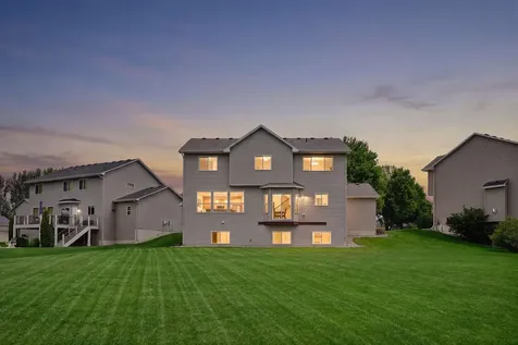 1235 Pine Square Waconia MN 55387