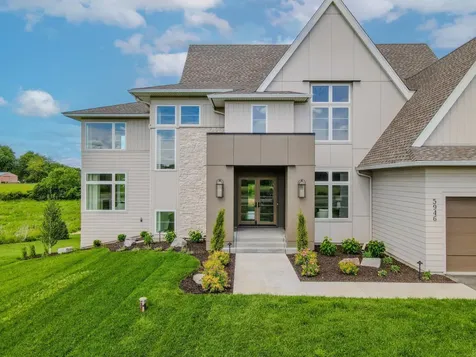 5946 Kochs Crossing Independence MN 55359