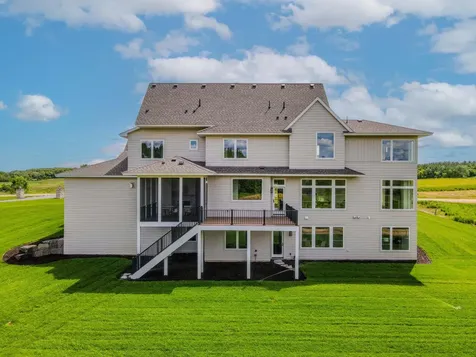5946 Kochs Crossing Independence MN 55359