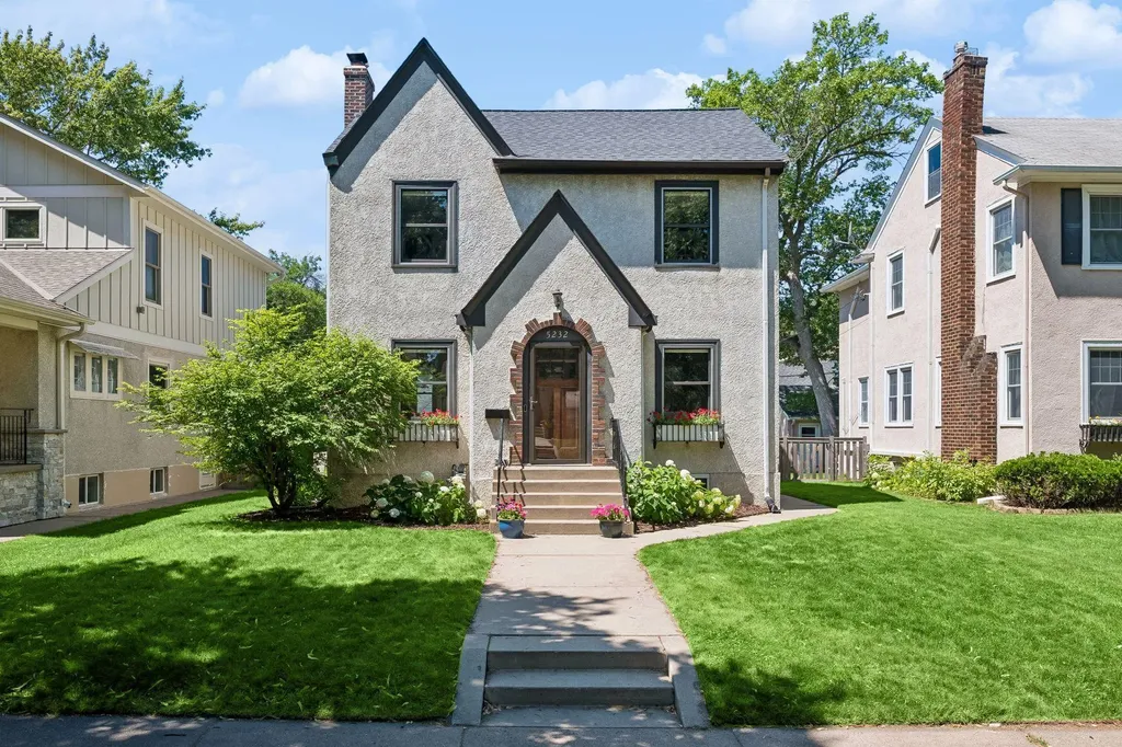 5232 Chowen Avenue S Minneapolis MN 55410