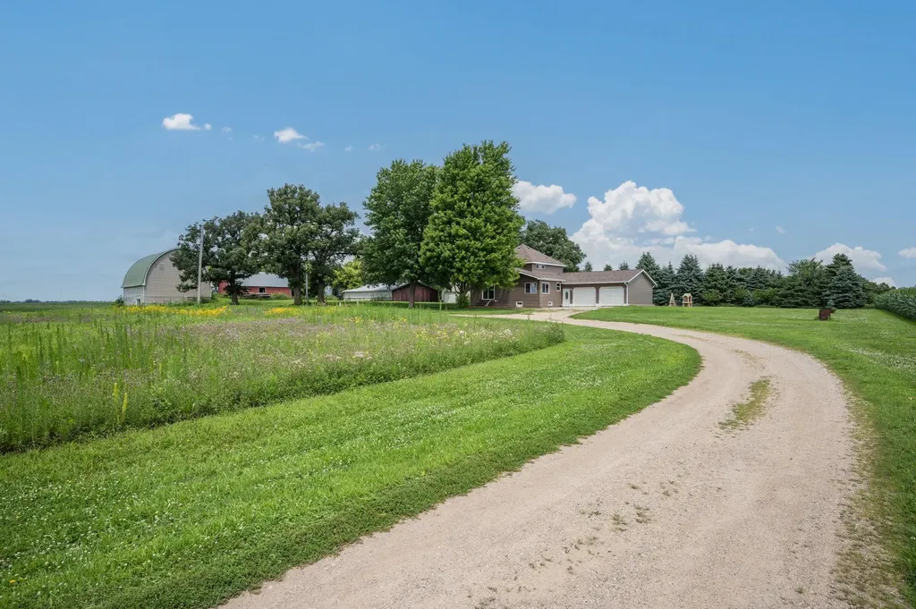 205 232nd Avenue Fairmont MN 56031