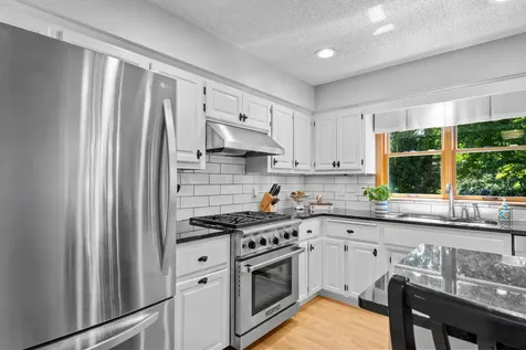 8010 Spruce Trail Eden Prairie MN 55347