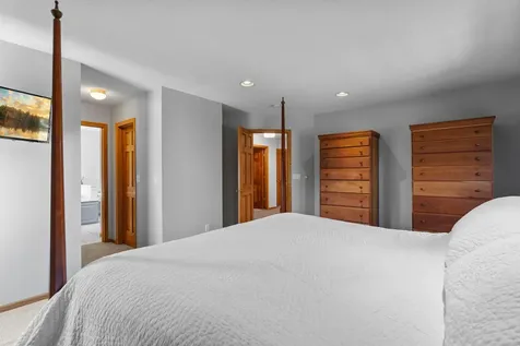 8010 Spruce Trail Eden Prairie MN 55347