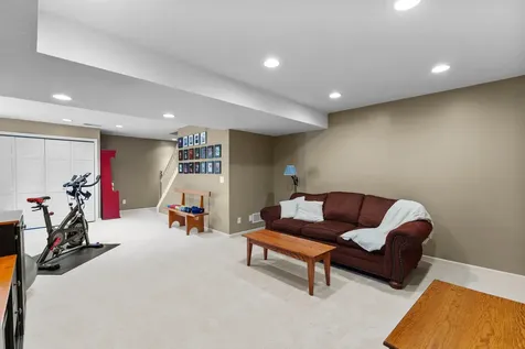 8010 Spruce Trail Eden Prairie MN 55347