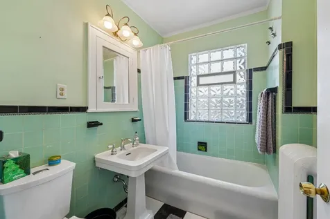 1771 James Avenue S Minneapolis MN 55403