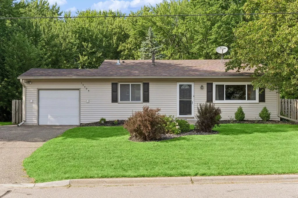 13404 Arthur Street W Minnetonka MN 55305