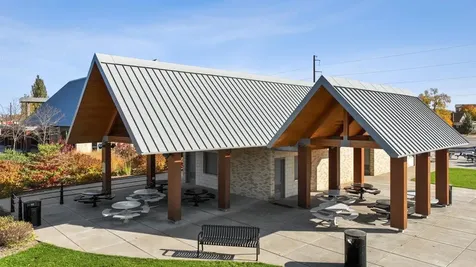 1721 Oak Creek Pass Chaska MN 55318