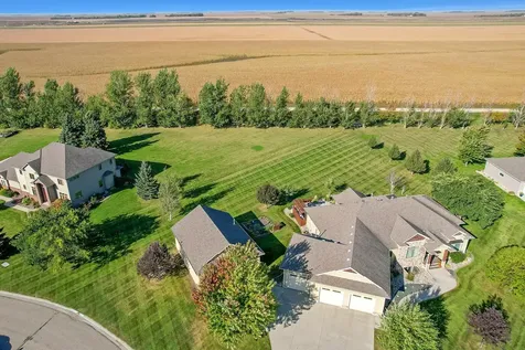 7013 Maple Lane Horace ND 58047