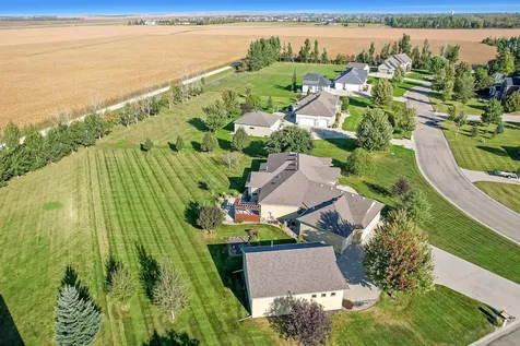 7013 Maple Lane Horace ND 58047