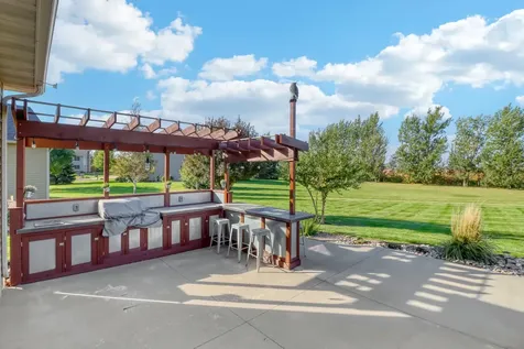 7013 Maple Lane Horace ND 58047
