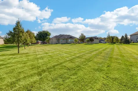 7013 Maple Lane Horace ND 58047