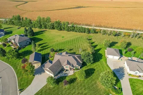7013 Maple Lane Horace ND 58047
