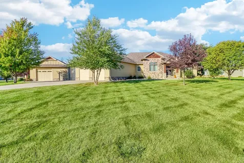 7013 Maple Lane Horace ND 58047