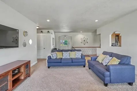 7013 Maple Lane Horace ND 58047
