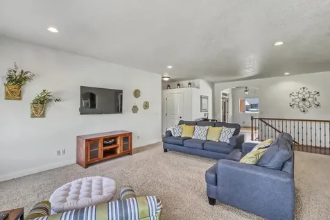 7013 Maple Lane Horace ND 58047