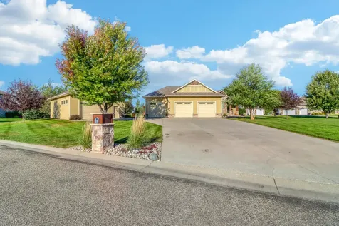 7013 Maple Lane Horace ND 58047