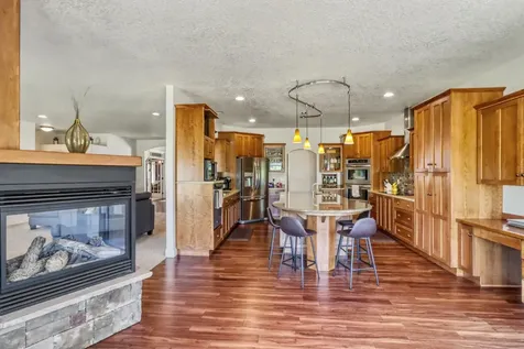 7013 Maple Lane Horace ND 58047