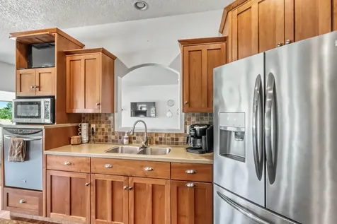 7013 Maple Lane Horace ND 58047