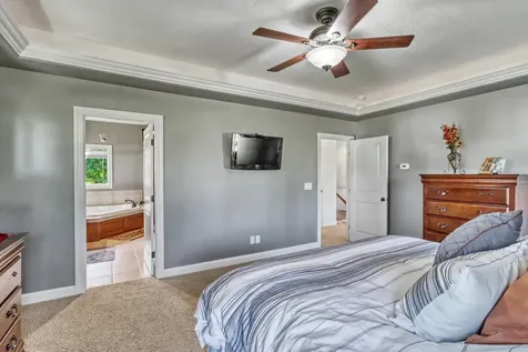 7013 Maple Lane Horace ND 58047