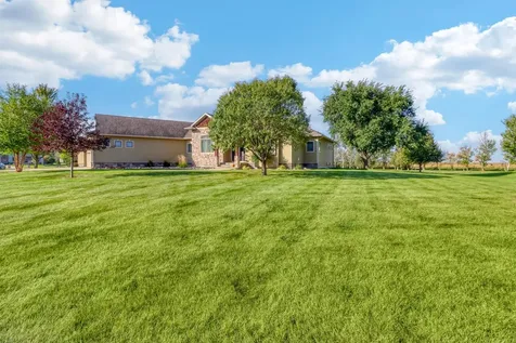 7013 Maple Lane Horace ND 58047