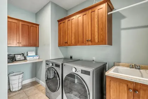 7013 Maple Lane Horace ND 58047