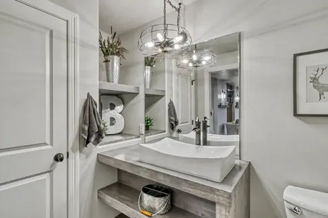 7013 Maple Lane Horace ND 58047