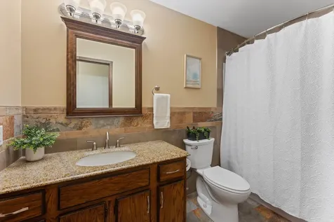 907 Heritage Court W Vadnais Heights MN 55127