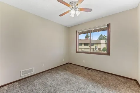 907 Heritage Court W Vadnais Heights MN 55127
