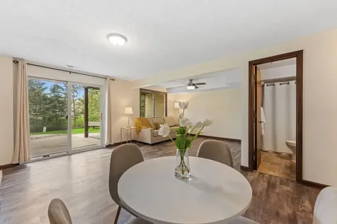 907 Heritage Court W Vadnais Heights MN 55127