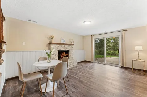 907 Heritage Court W Vadnais Heights MN 55127