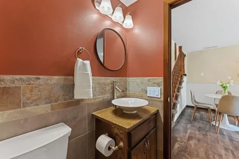 907 Heritage Court W Vadnais Heights MN 55127