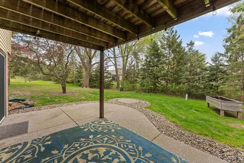 907 Heritage Court W Vadnais Heights MN 55127