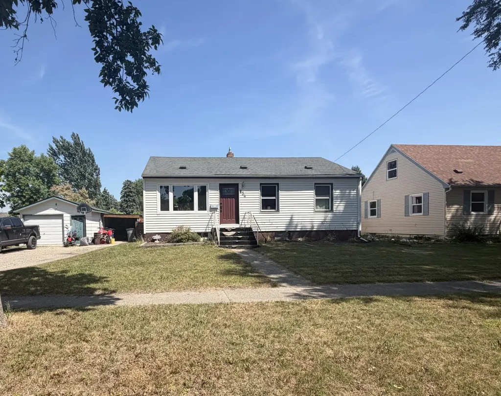 834 16th Street N Moorhead MN 56560