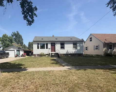834 16th Street N Moorhead MN 56560
