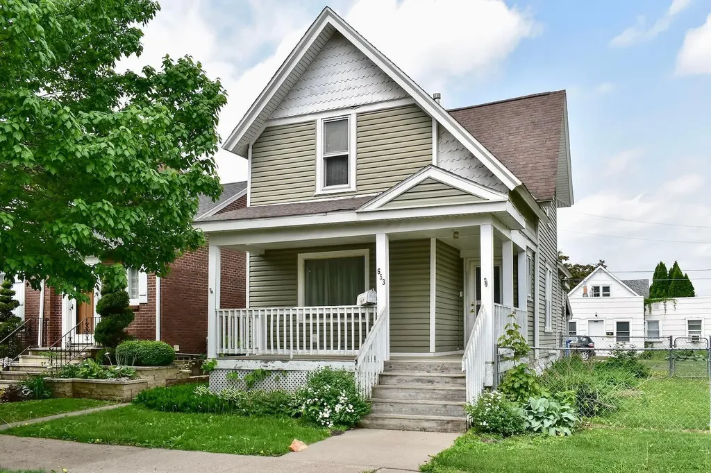 653 Johnson Street Winona MN 55987