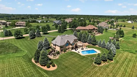 19295 Oak Grove Avenue Prior Lake MN 55372
