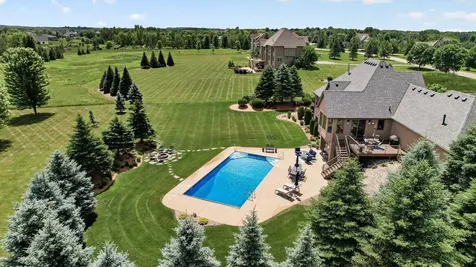 19295 Oak Grove Avenue Prior Lake MN 55372