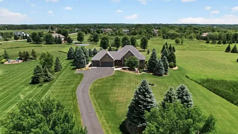 19295 Oak Grove Avenue Prior Lake MN 55372