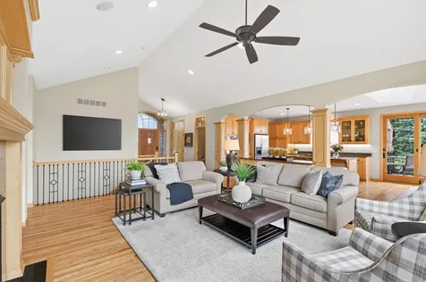 19295 Oak Grove Avenue Prior Lake MN 55372