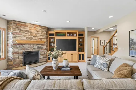 19295 Oak Grove Avenue Prior Lake MN 55372